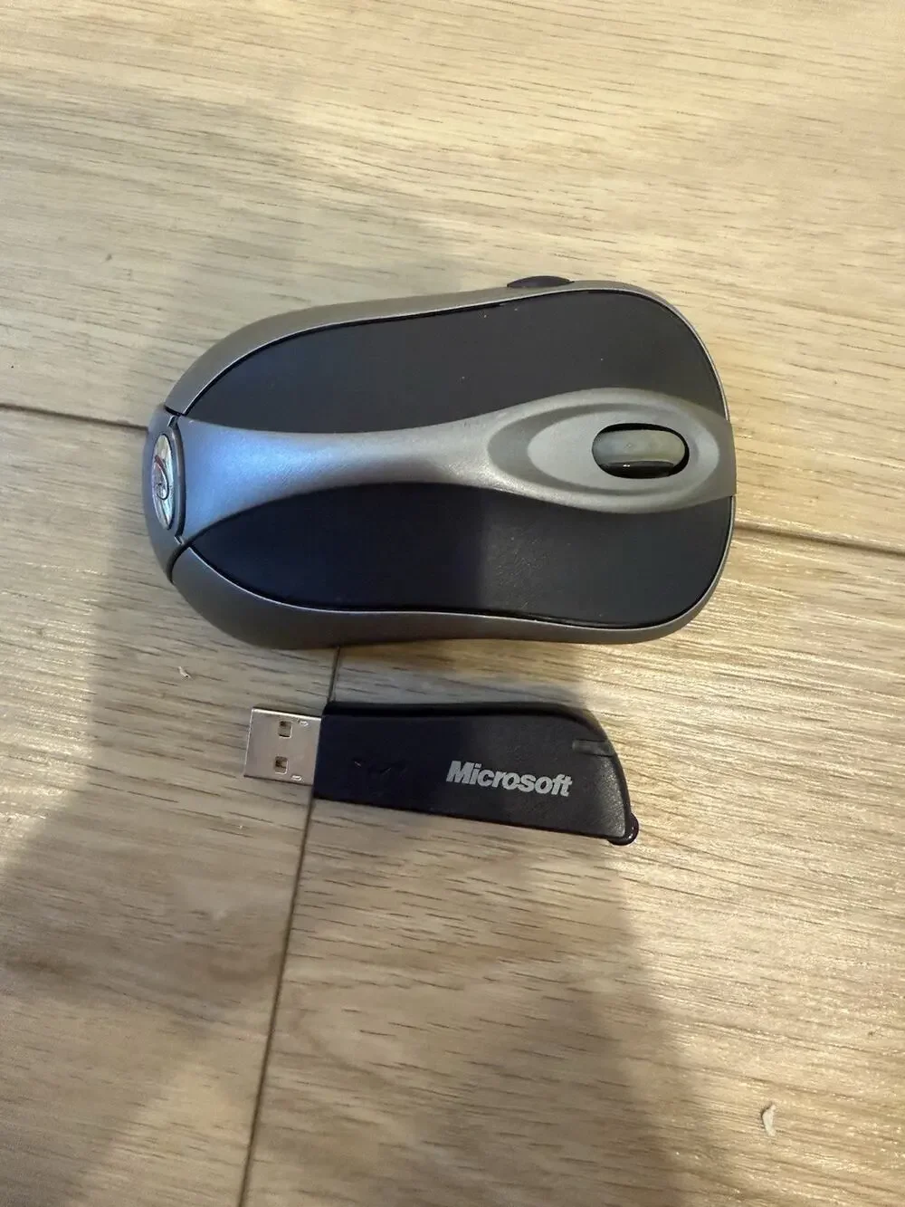 Microsoft Wireless Notebook Optical Mouse 4000 Model 1050 with Receiver OEM
